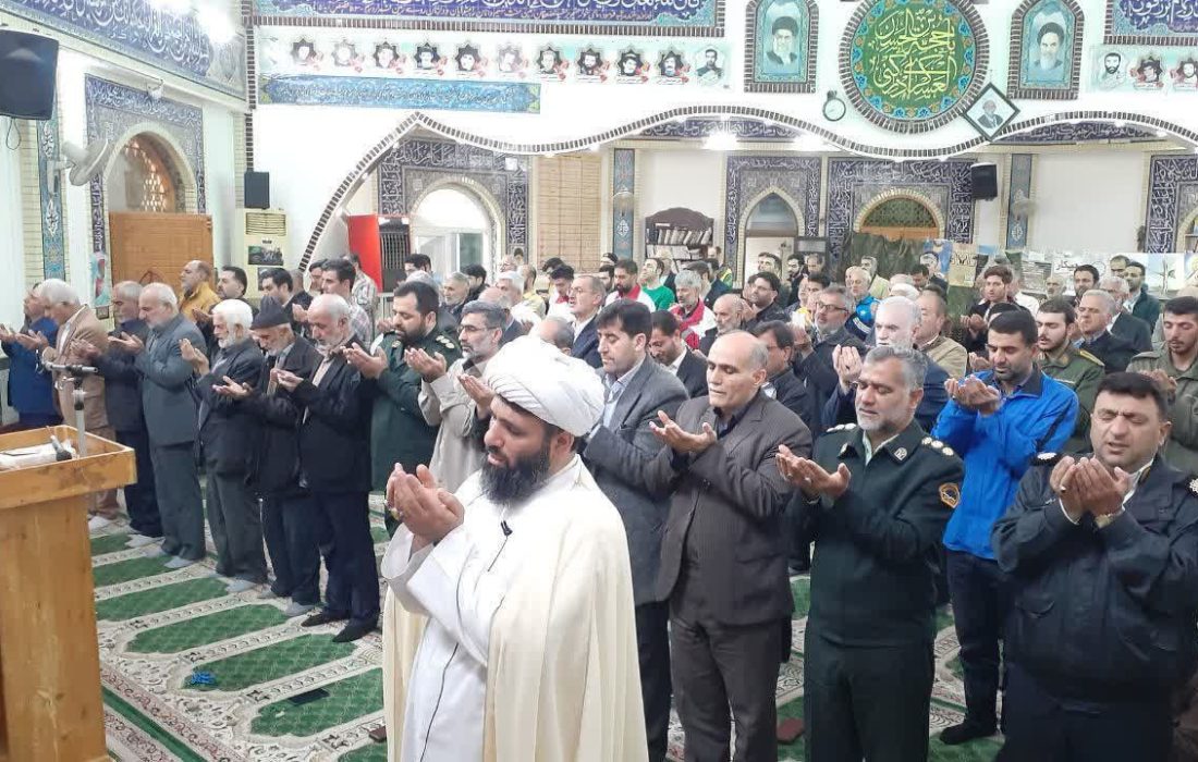 نماز پرفیض عید فطر در شهرستان سیمرغ اقامه شد