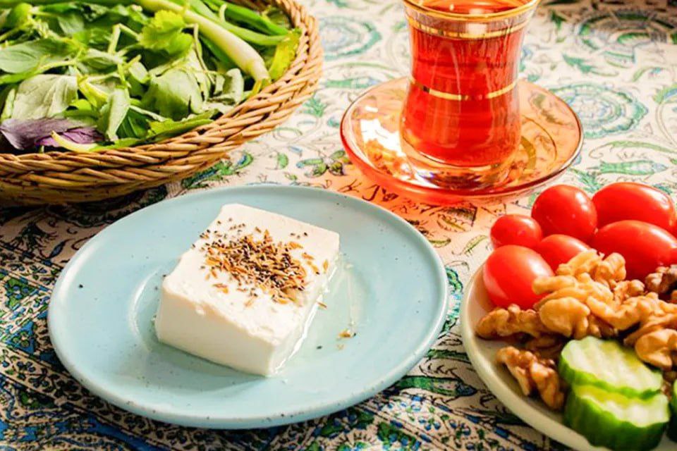 صبحانه مناسباز نظر طب سنتی سنتی برای رفع سستی صبحگاهی چیست؟