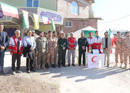 میز خدمت جهادی پیش از نماز جمعه سیمرغ با حضور مسئولان دستگاه‌های اجرایی برگزار شد