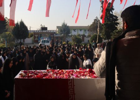 کاروان شهدای گمنام در مدارس شهرستان سیمُرغ؛ احساسی حماسی که دل‌ها را بیدار کرد