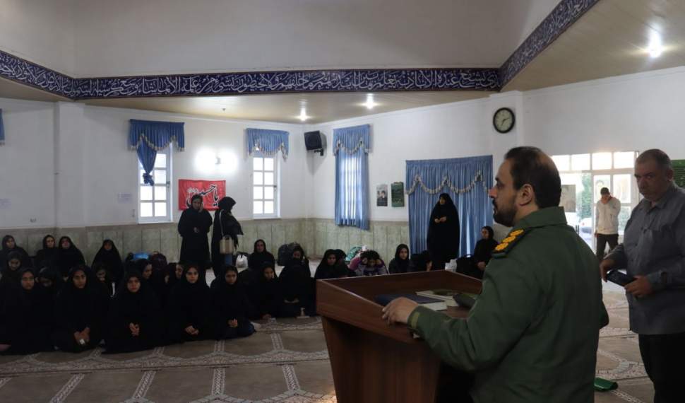 اعزام کاروان دانش‌آموزان دختر به سرزمین‌های نور