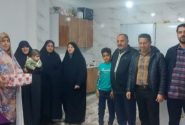 دیدار و تجلیل از خانواده‌های دارای نوزاد در روستای سنگتاب به مناسبت دهه فجر