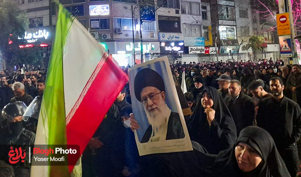 امت بیدار، پرچم افراشته